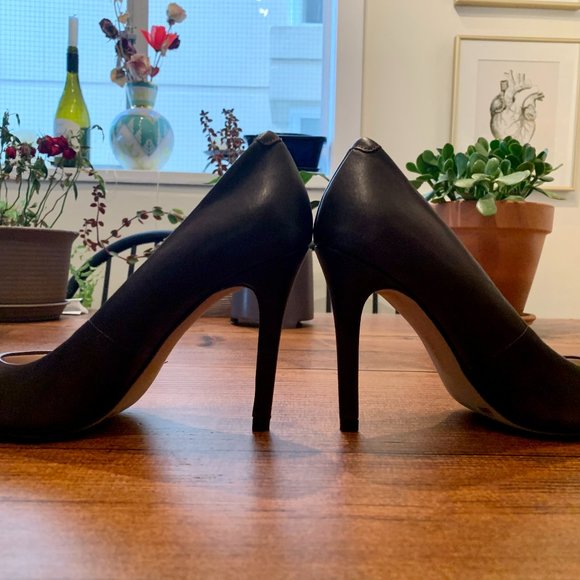 Vince Camuto Brown Leather Pump, Women's Size 7.5 - Picture 3 of 6